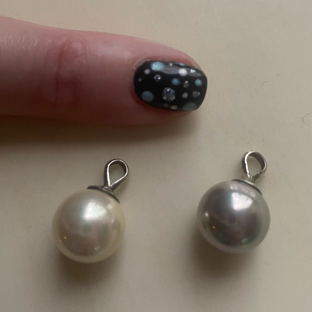 Two “pearl” pendants - Picture 4 of 6